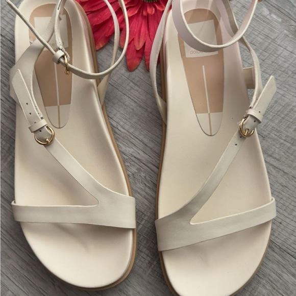 Dolce Vita Women's Tan Strappy Sandals - Picture 1 of 4